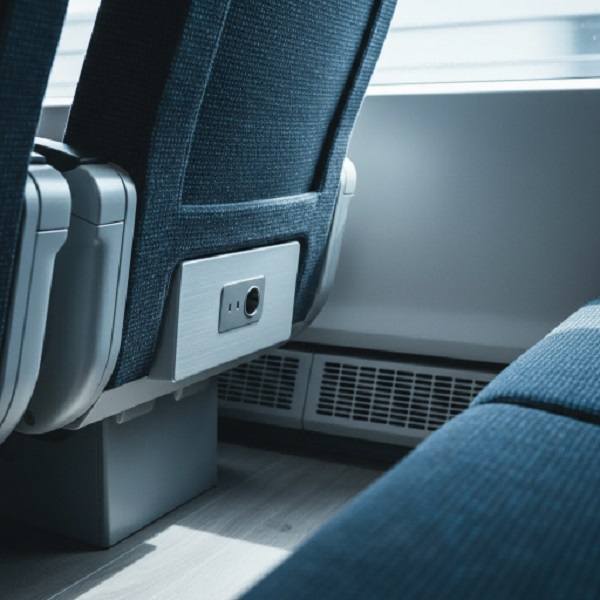 railway usb charging solution 鉄道用USB充電ソリューション