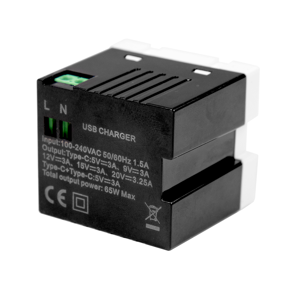 Настенная розетка Type-C мощностью 65 Вт для рабочих станций, предназначенная для зарядки MacBook Pro.