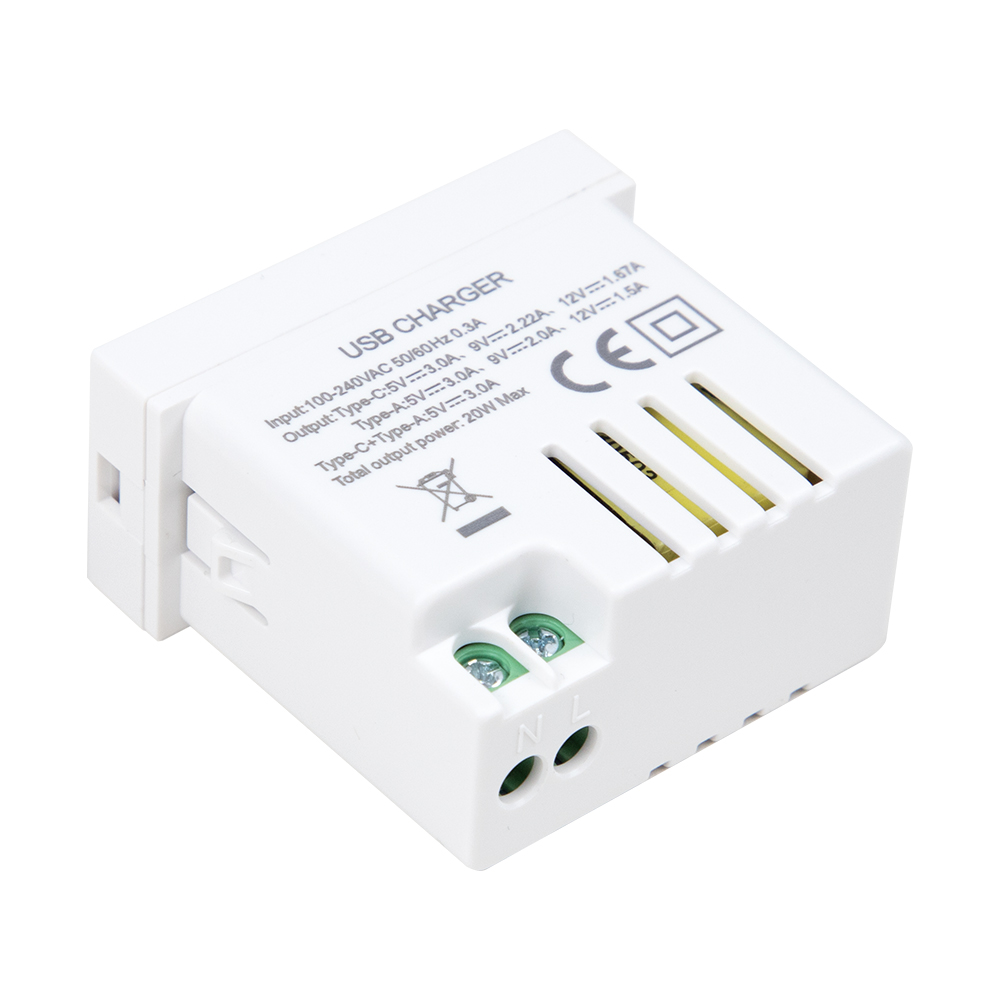 Крупный план портов USB Type-C и Type-A на белом мебельном модуле питания.