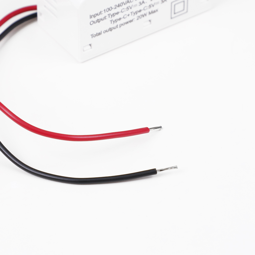 Două porturi USB-C pe modulul Keystone Jack cu încărcare rapidă de 20W