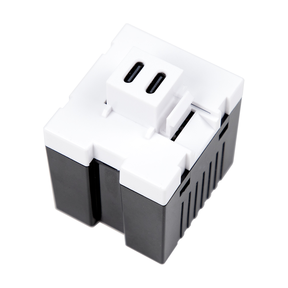 Технические характеристики указаны: выходная мощность 45 Вт PD, напряжение 20 В, ток 2,25 А, для ультрабуков.